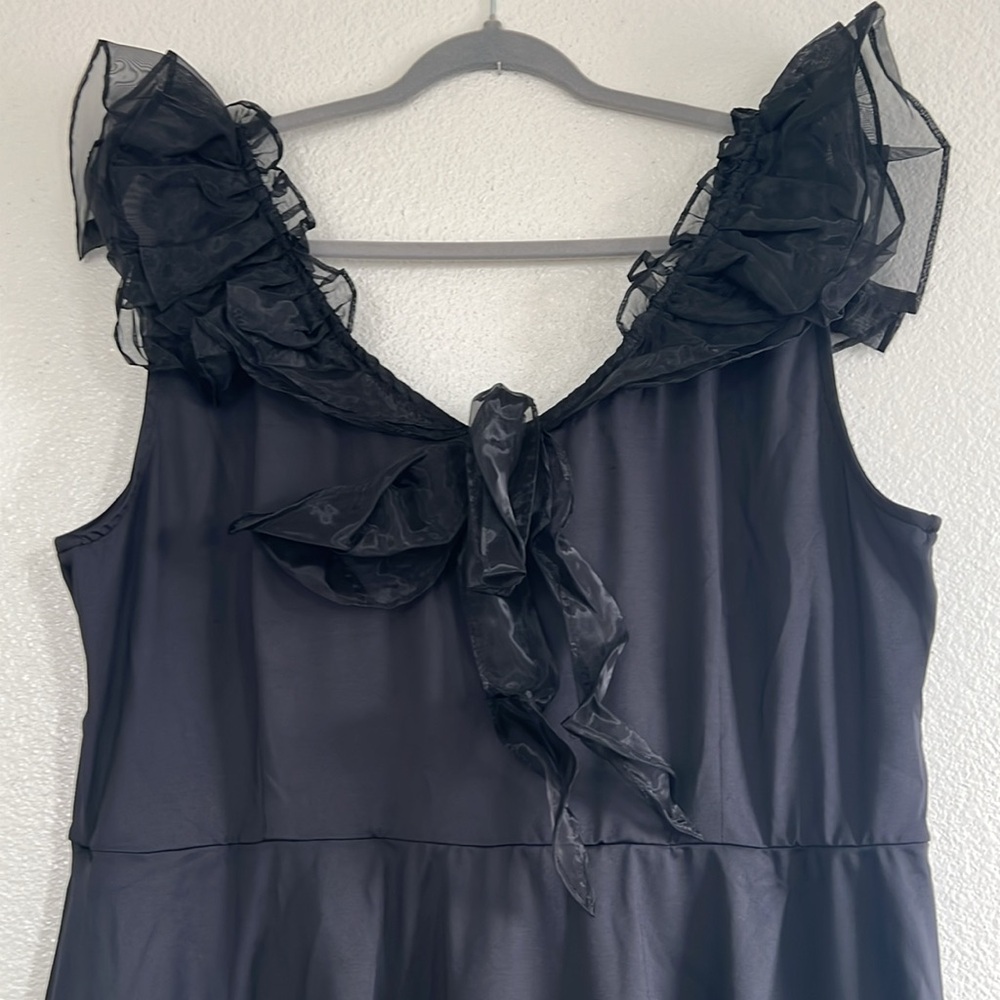 Black dress with sheer ruffle accents, size 3X - Picture 7 of 7